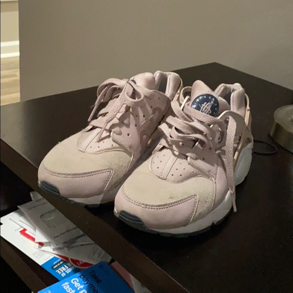 Women’s shoes